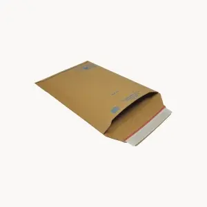 Versandtasche aus Wellpappe
