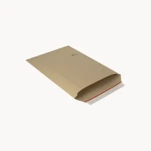 Versandtasche aus Vollpappe